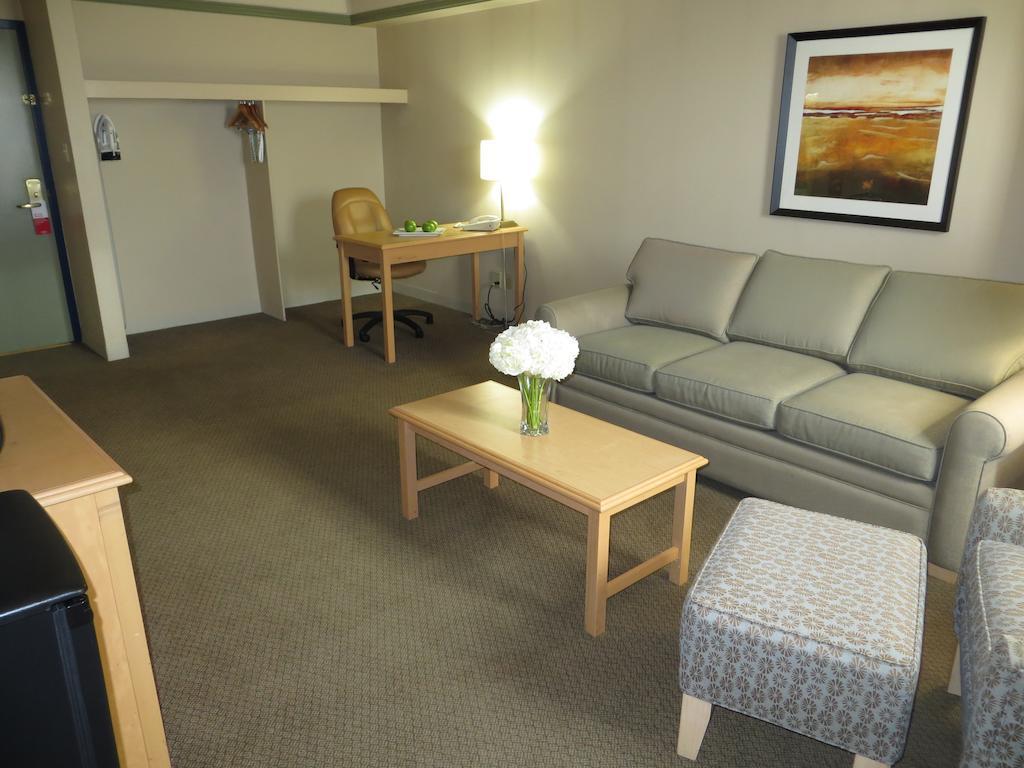 Edmonton Inn And Conference Centre Esterno foto