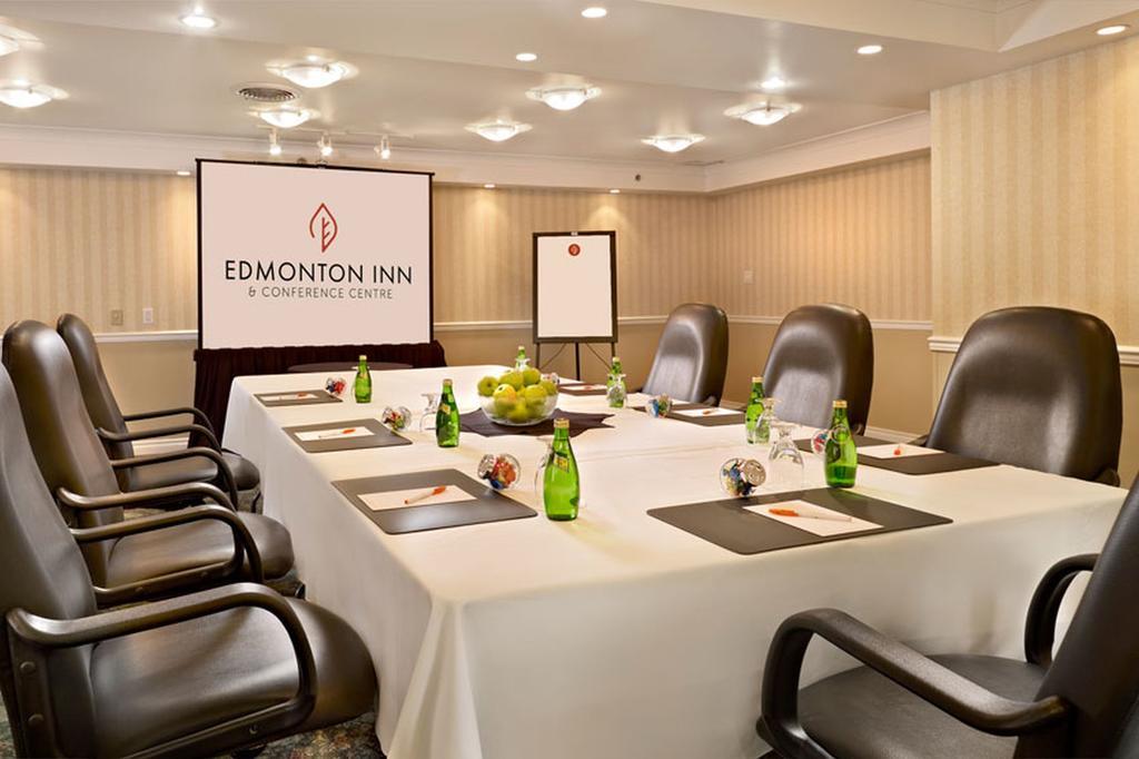 Edmonton Inn And Conference Centre Esterno foto