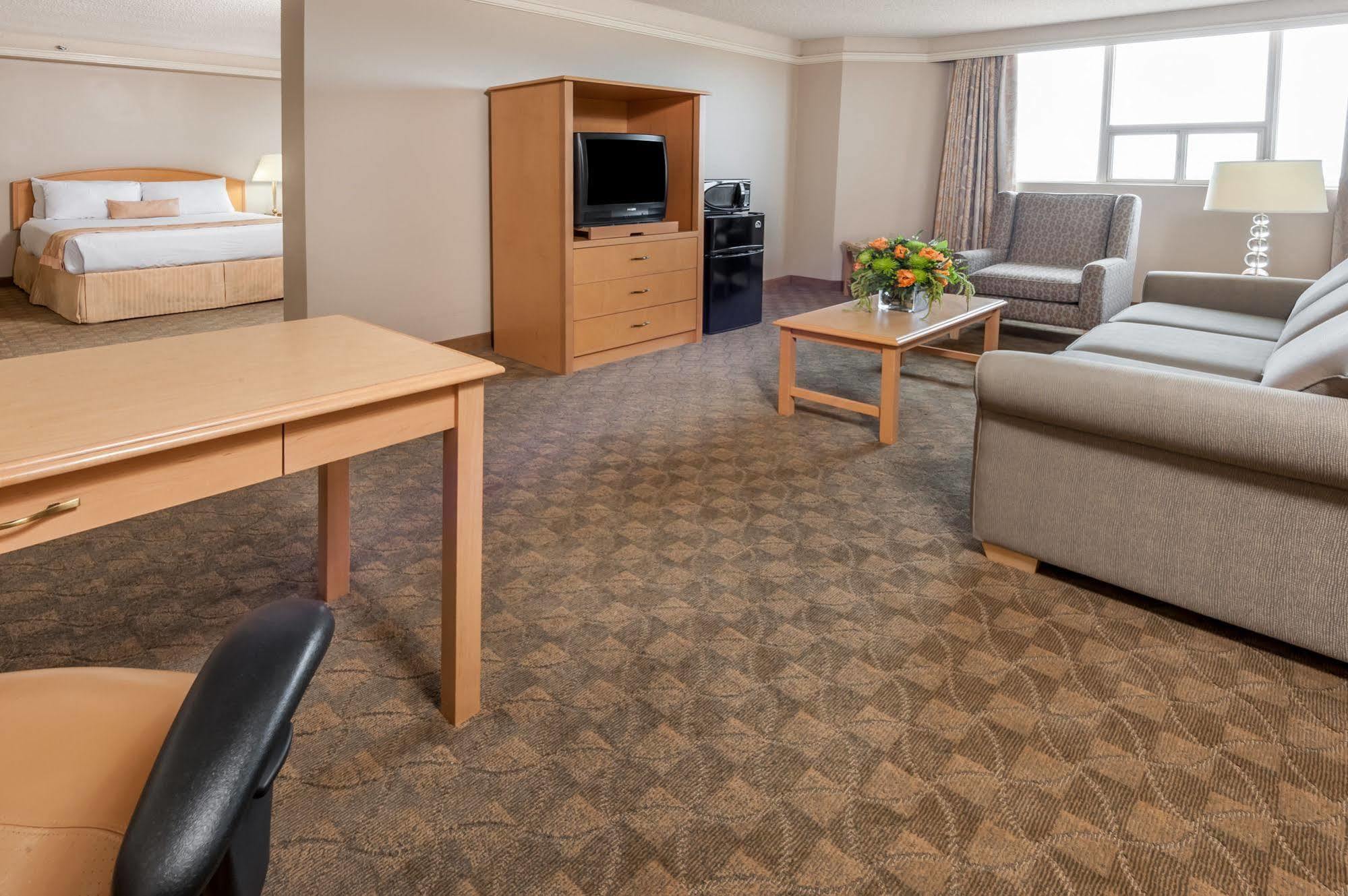 Edmonton Inn And Conference Centre Esterno foto